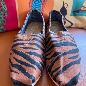 TOMS loafer